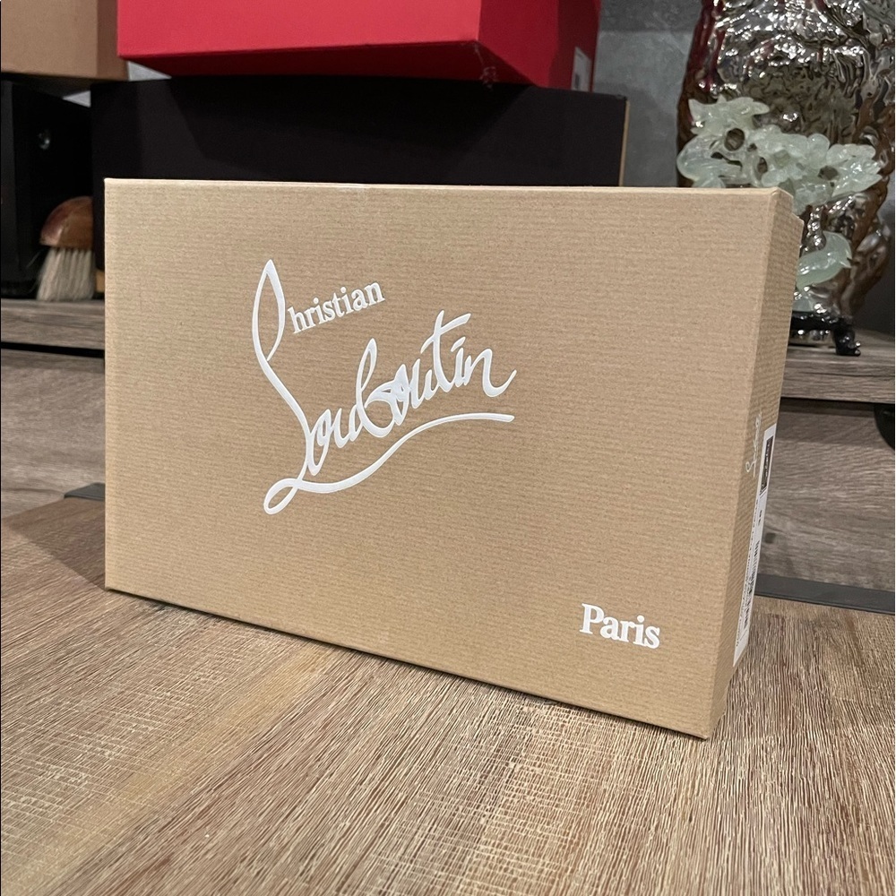 Louboutin box
